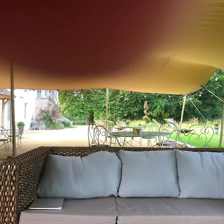 فندق مبيت وإفطار Domaine Du Plessis 4*