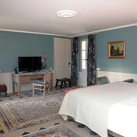 Domaine Du Plessis فندق مبيت وإفطار 4*