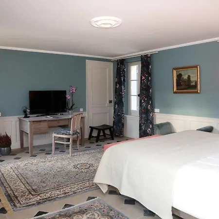 Domaine Du Plessis Couette-café 4*