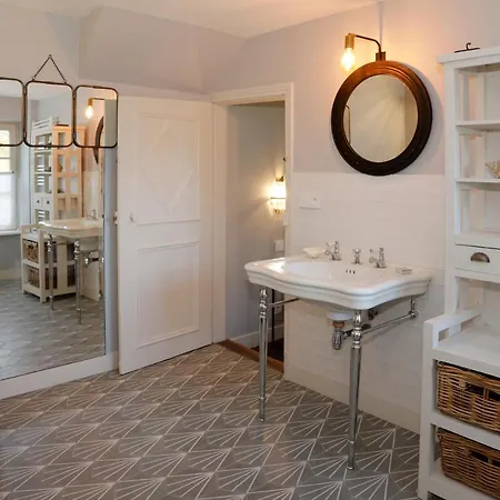 Couette-café Domaine Du Plessis 4*